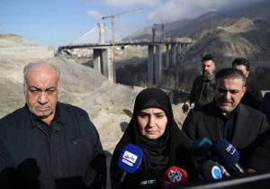 وزیر راه و شهرسازی: نوید کمک از سوی آمریکا شریان زندگی مردم را هدف قرار داد
