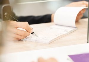 تعلیق محدودیت‌های ناشی از دارا بودن چک برگشتی در بانک اقتصادنوین