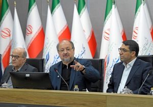 شریعتمداری: مدیران عامل، مسئول تامین مالی پروژه‌ها هستند