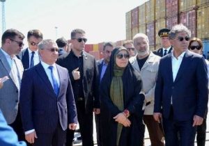 وزیر راه و شهرسازی از بنادر آکتائو و کوریک قزاقستان بازدید کرد