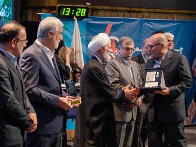 اعطای مدال عالی مفاخر داروسازی به رئیس اتاق تهران