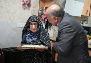 از سرکشی به خانواده معظم شهدا تا بوسه بر چادر مادر شهید