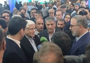 بازدید معاون اول رئیس جمهور و وزیر ارتباطات از غرفه فرودگاه پیام در نمایشگاه الکامپ