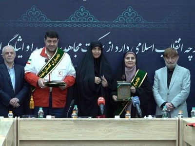 اعطای نشان ملی سراج ایثار به وزیر راه و شهرسازی