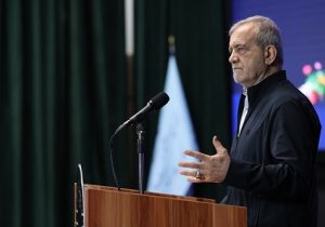 پزشکیان: بستر را برای استفاده از تجربه و مهارت بازنشستگان فراهم میکنیم