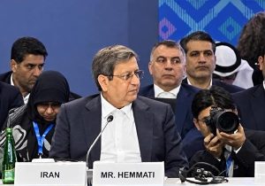 همتی: ادعای فروپاشی اقتصاد ایران توهمی بیش نیست