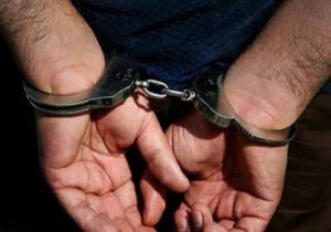 دستگیری سارق موتورسیکلت با لباس زنانه در میدان سپاه